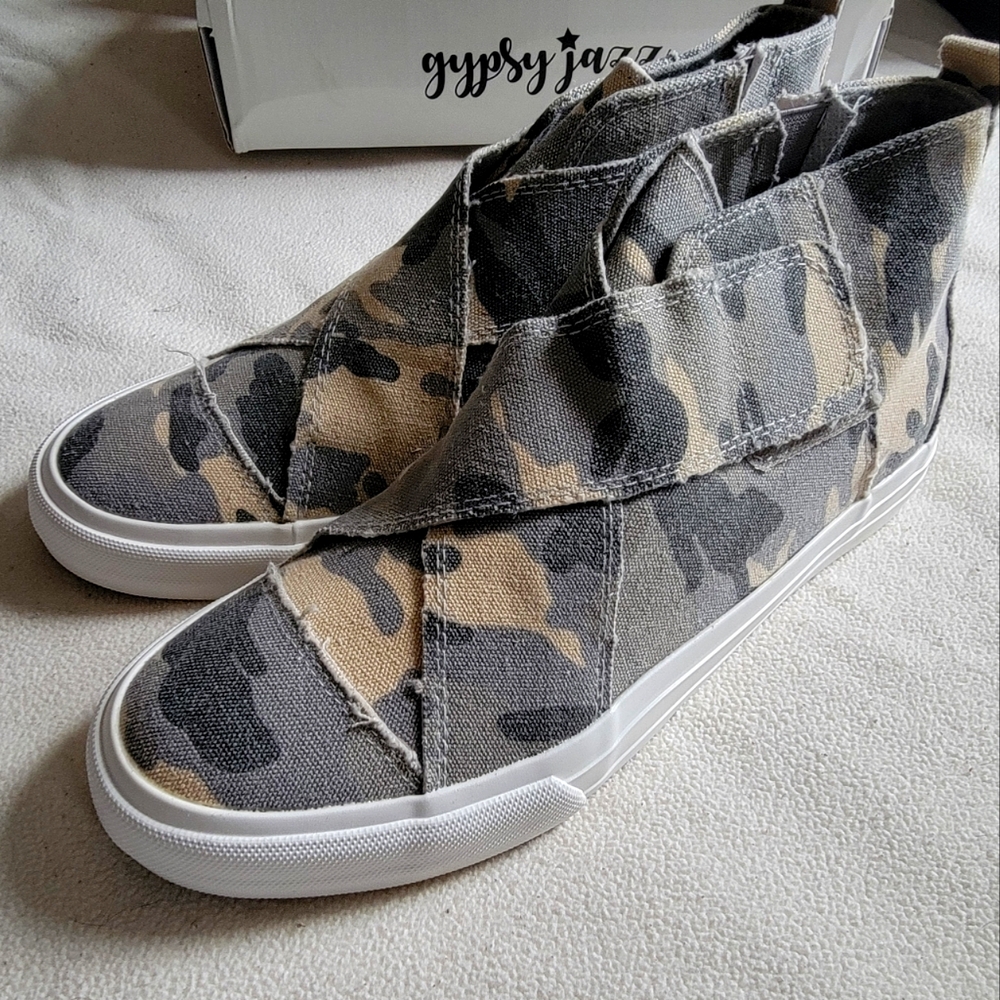 NIB GYPSY JAZZ VELCRO HIGHTOPS SIZE 10